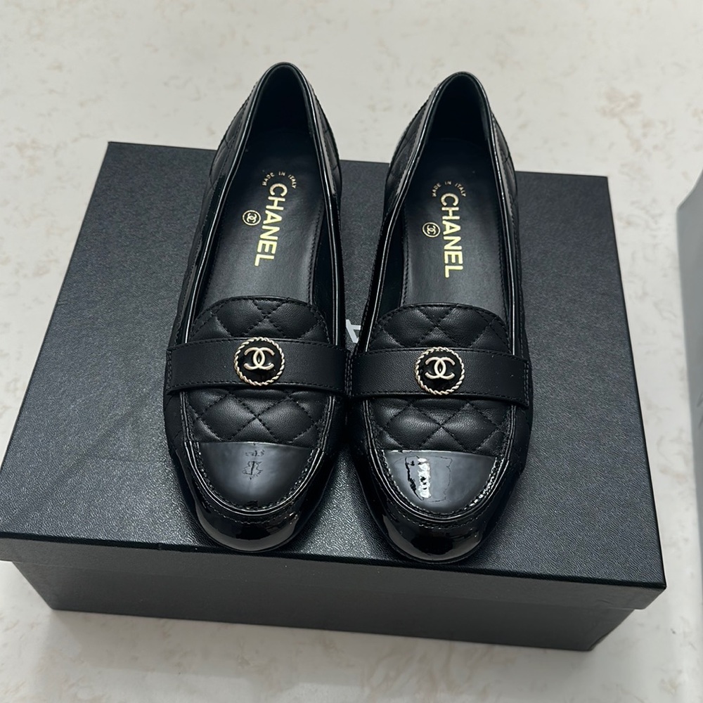 Chanel Mocassins Loafers Black size 38 100% authentic like new worn only once!